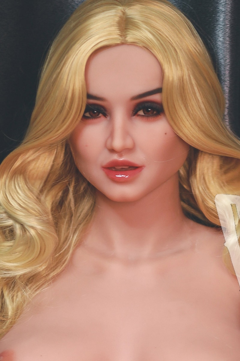 WM Doll Kopf #383 light tan